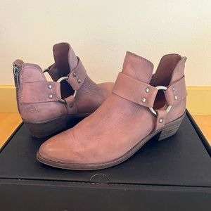 FRYE Womens Harness Booties RARE 6.5